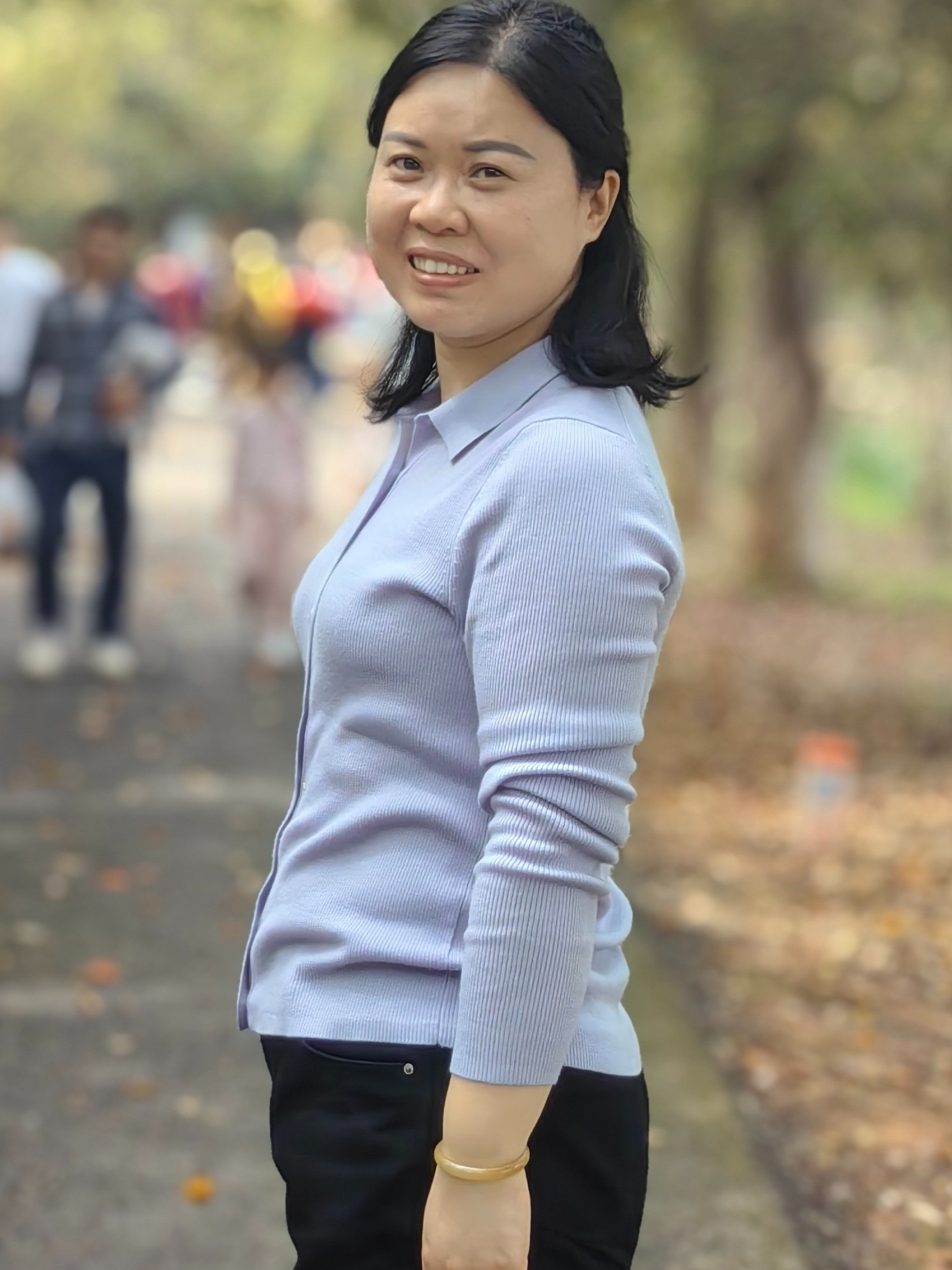 敖丽
